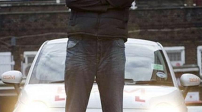 Ayakları B&uuml;y&uuml;k Diye İngiltere&rsquo;de Ehliyet Alamayan T&uuml;rk M&uuml;hendis &Ouml;ld&uuml;