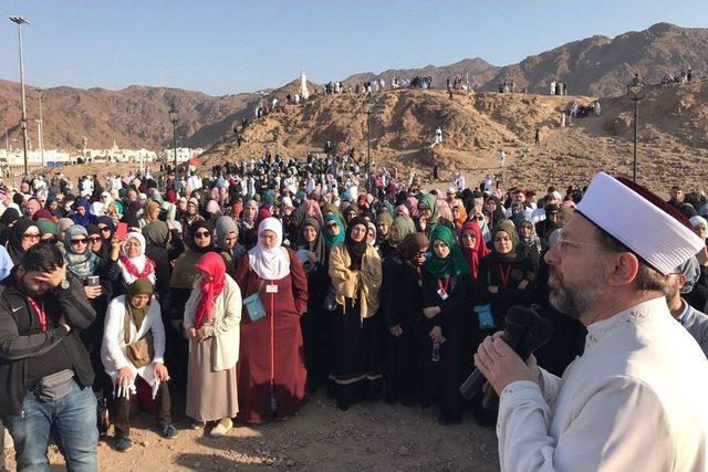 Diyanet İşleri Başkanı Erbaş, Uhud’da Gençlerle Buluştu