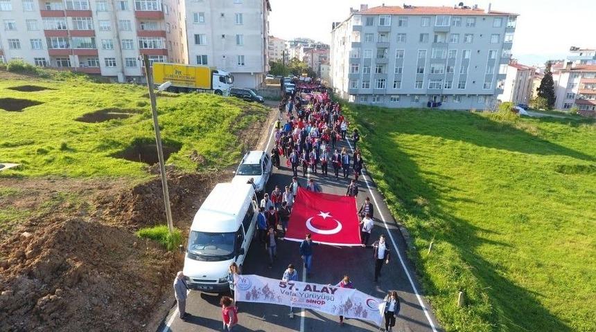 &Ouml;ğrencilerden Şehitlere Vefa Y&uuml;r&uuml;y&uuml;ş&uuml;