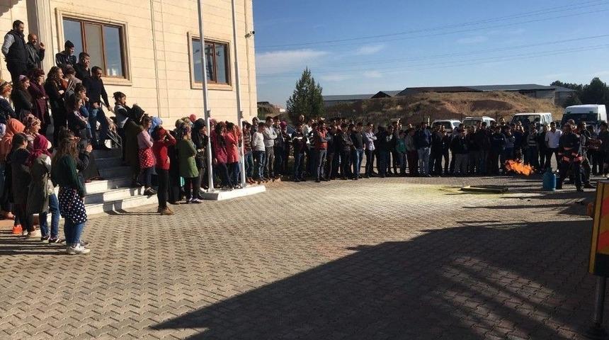 Midyat&rsquo;ta 1 Tekstil At&ouml;lyesinde Yangın Tatbikatı Yapıldı