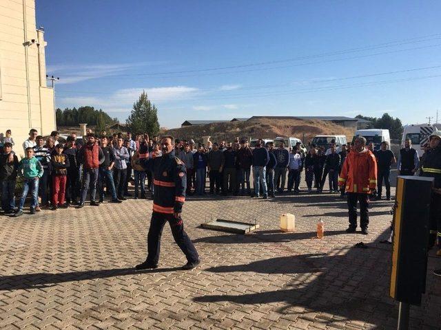 Midyat’ta 1 Tekstil Atölyesinde Yangın Tatbikatı Yapıldı