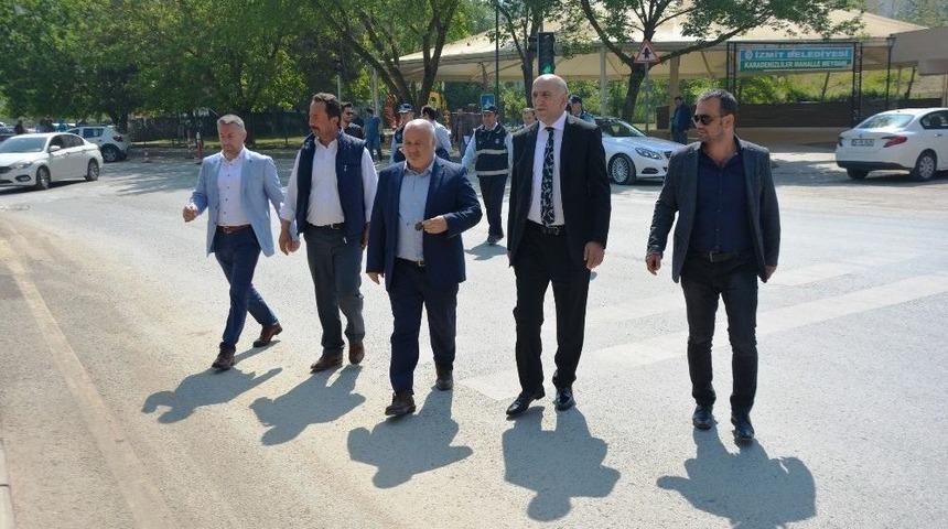 İzmit Belediyesi&rsquo;nin Mahalle Gezileri S&uuml;r&uuml;yor
