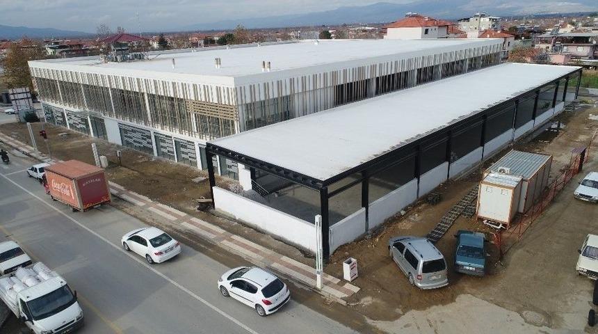 Sarıg&ouml;l&rsquo;&uuml;n Kapalı Otopark Ve Pazaryerinde Sona Yaklaşıldı