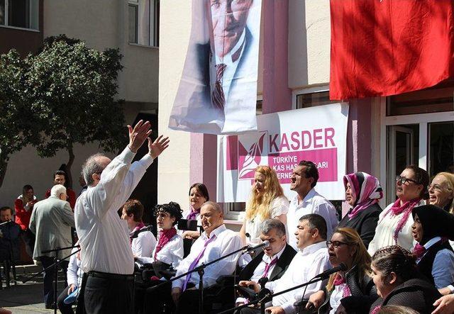 &Ccedil;ocuklar Engelsiz D&uuml;nya İ&ccedil;in Fır&ccedil;a Başına Ge&ccedil;tiler 1