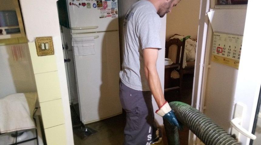 Bakırk&ouml;y&rsquo;de &Ccedil;ok Sayıda Evin Bodrum Katını Su Bastı