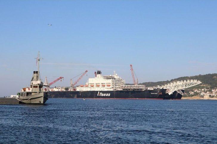 Dev Gemi Boğazdan Geçti G2