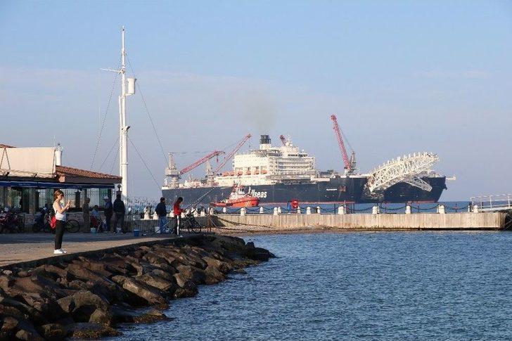 Dev Gemi Boğazdan Geçti G4