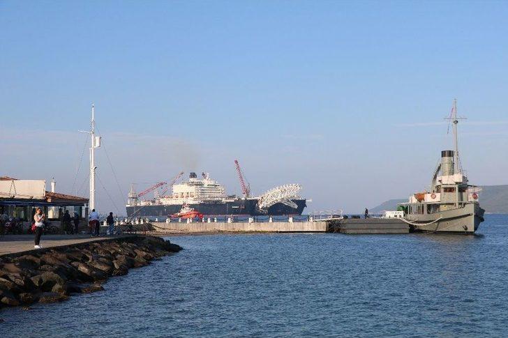 Dev Gemi Boğazdan Geçti G5