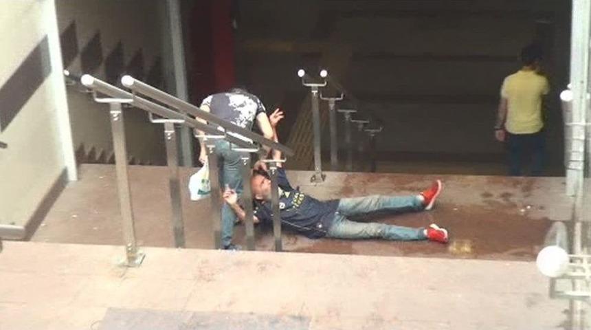 (&ouml;zel) Taksim&rsquo;de G&uuml;peg&uuml;nd&uuml;z Gasp Dehşeti Kamerada