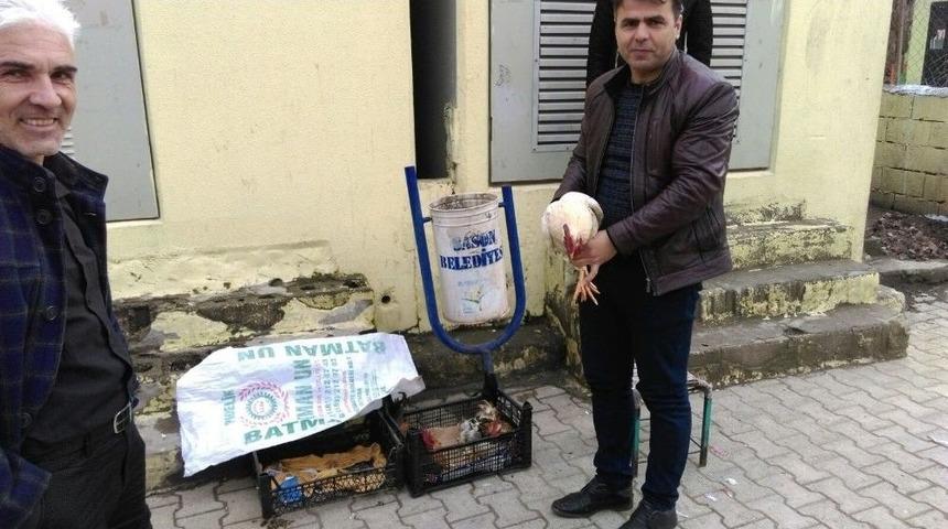 Hindiler T&uuml;kenince Horoz Aldılar