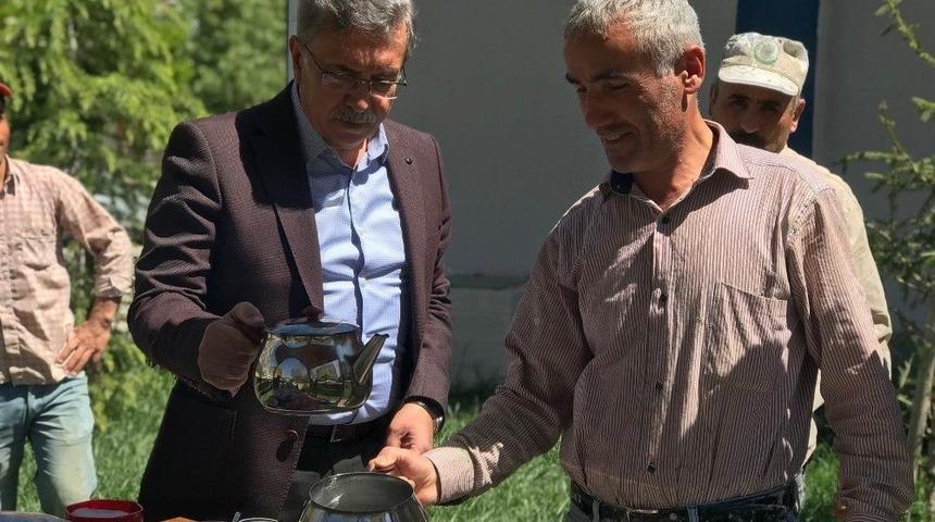 Başkan Çetin İnşaat İşçilerinin Sofrasına Konuk Oldu