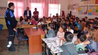 Polis Ekiplerinden Köy Okulu Öğrencilerine Ziyaret