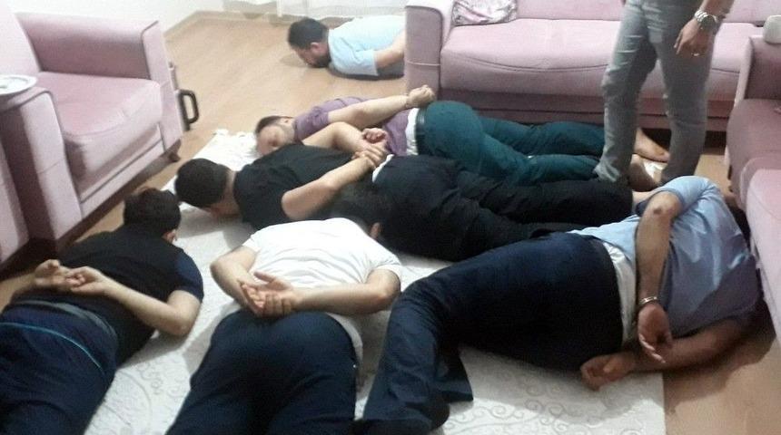 Fetullah G&uuml;len&rsquo;in &rsquo;bah&ccedil;ıvan&rsquo;ı Adliyeye Sevk Edildi