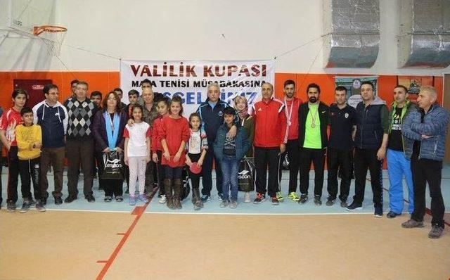 Hakkari’de ‘valilik Masa Tenisi Halk Turnuvası’ Düzenlendi