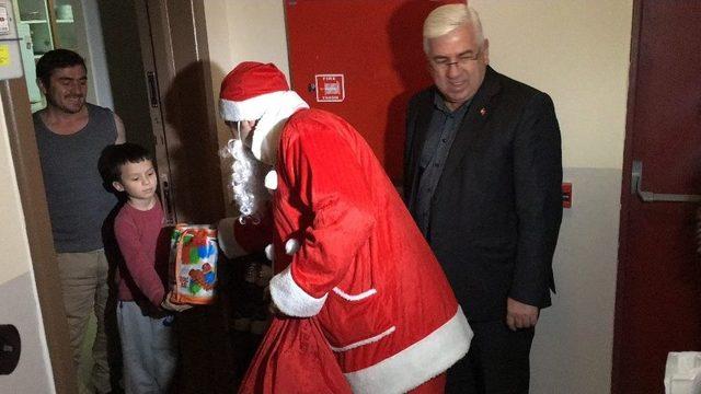 &Ccedil;ocukların Yeni Yıl Hediyesi Noel Baba&rsquo;dan 2