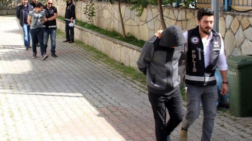 Alanya&rsquo;da G&ouml;zaltına Alınan Su&ccedil; &Ouml;rg&uuml;t&uuml; Ş&uuml;phelileri Adliyede