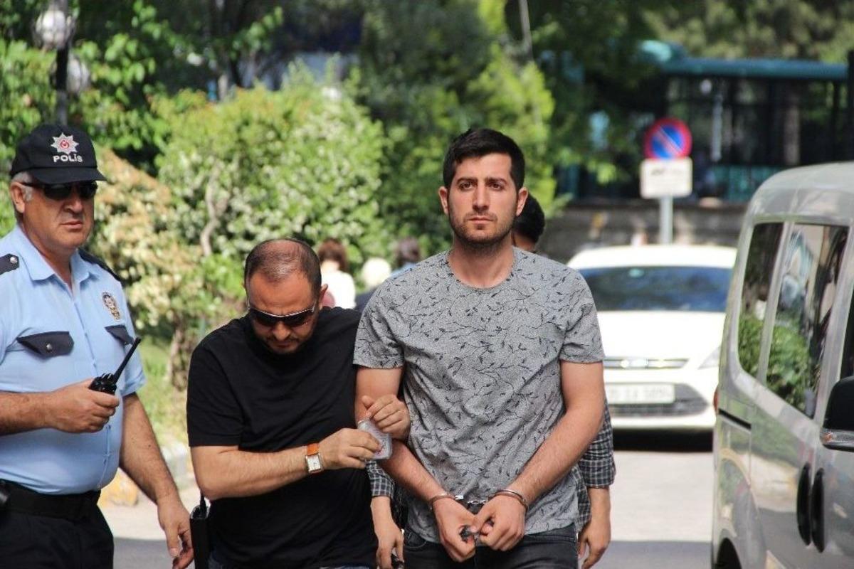 Karısını Ve Sevgilisi Olduğunu İleri S&uuml;rd&uuml;ğ&uuml; Şahsı &Ouml;ld&uuml;ren Adamdan "namus" Bahanesi