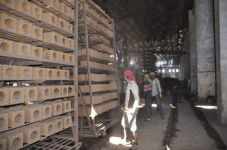Günde 150 Bin Tuğla Üreten Fabrika Kızların Umudu Oldu G3