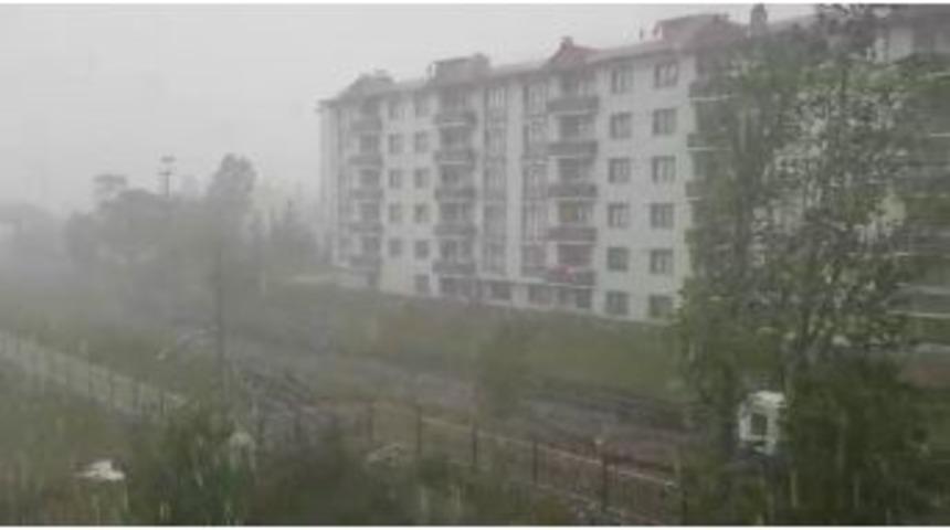 Yağmur Ve Dolu Hayatı Olumsuz Y&ouml;nde Etkiledi