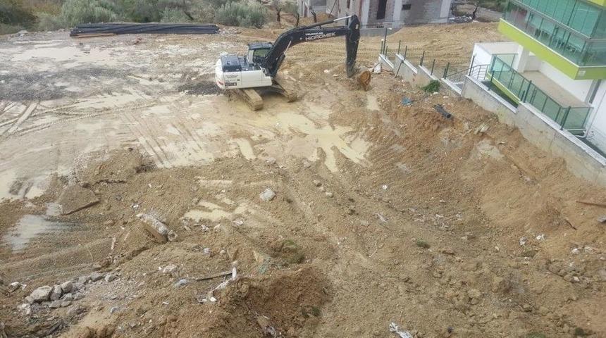 İstinat Duvarı &Ccedil;&ouml;ken Sitenin M&uuml;teahhidinden A&ccedil;ıklama