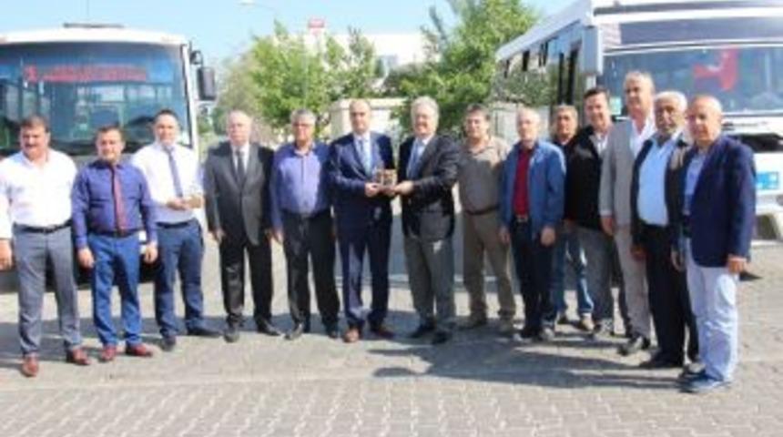 Başkan G&uuml;ng&ouml;r, Ayın Şof&ouml;r&uuml;ne &Ouml;d&uuml;l&uuml;n&uuml; Verdi