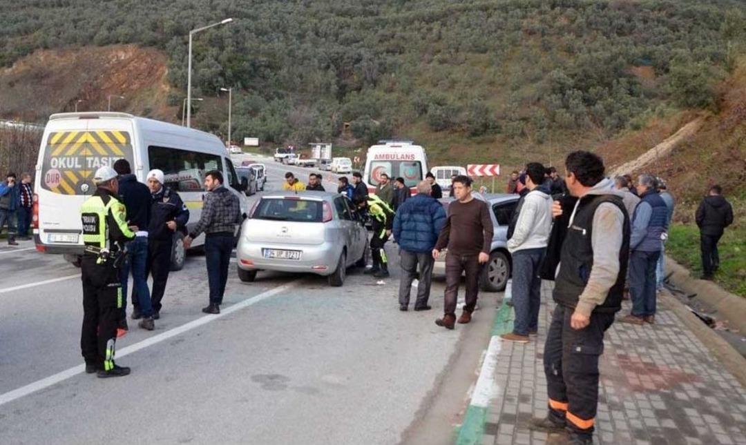 Gemlik &Ccedil;evre Yolunda Kaza: 5 Yaralı