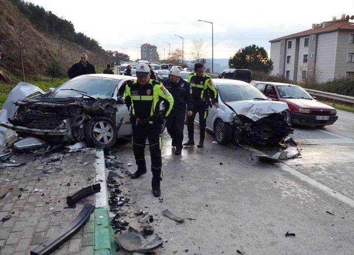 Gemlik Çevre Yolunda Kaza: 5 Yaralı G4