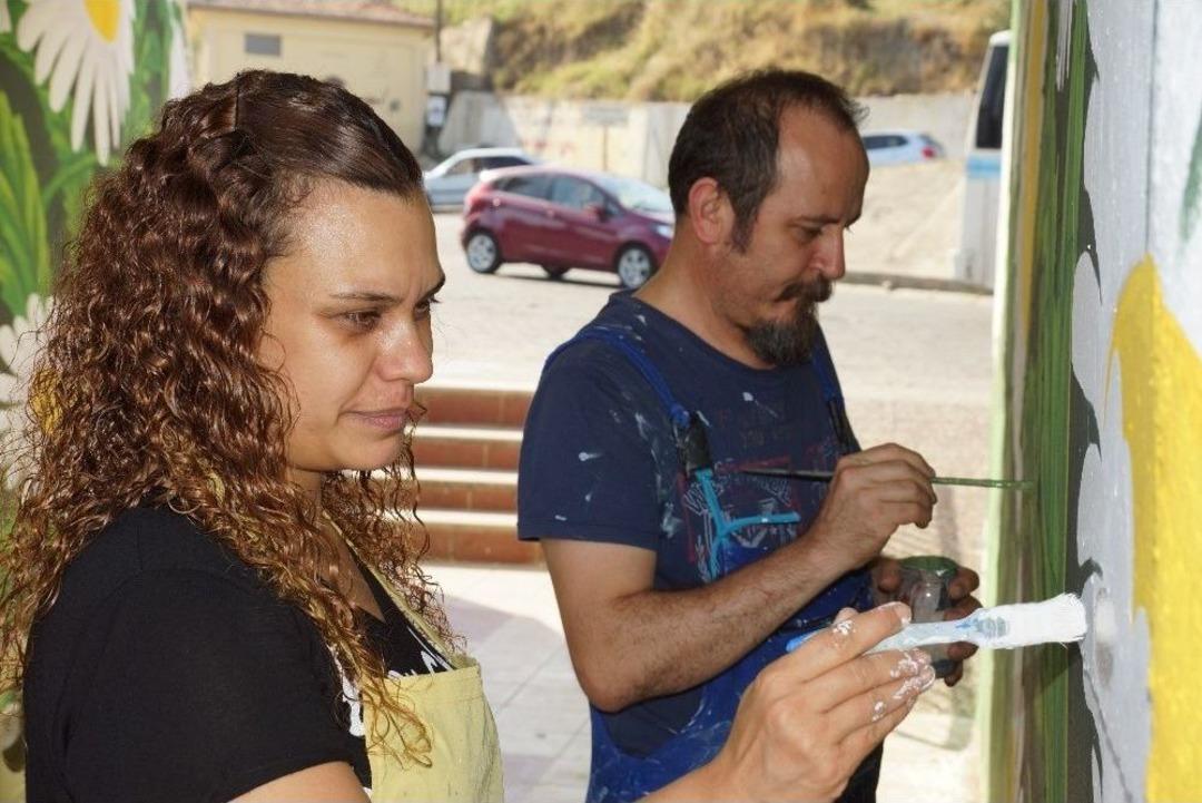 Alt Ge&ccedil;itlere Ressam Eli Değdi