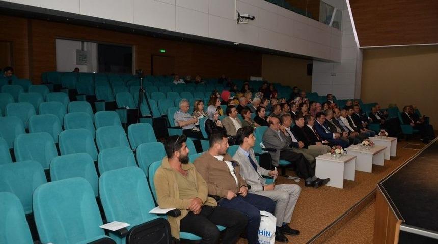 Boş Kalan Salon Sanat&ccedil;ıları &Uuml;zd&uuml;