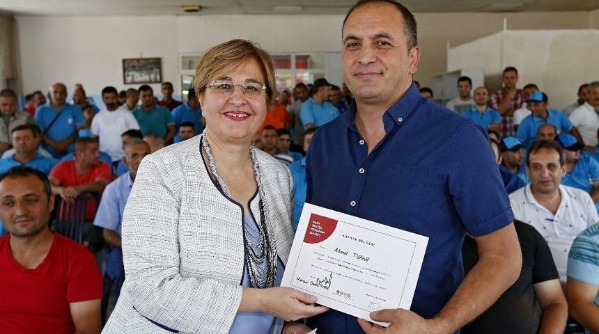 Pekdaş&rsquo;tan Eğitimli Babalara Sertifika