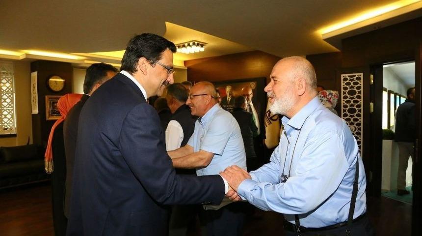 Başkan Ak, Ke&ccedil;i&ouml;renlilerle Bayramlaştı