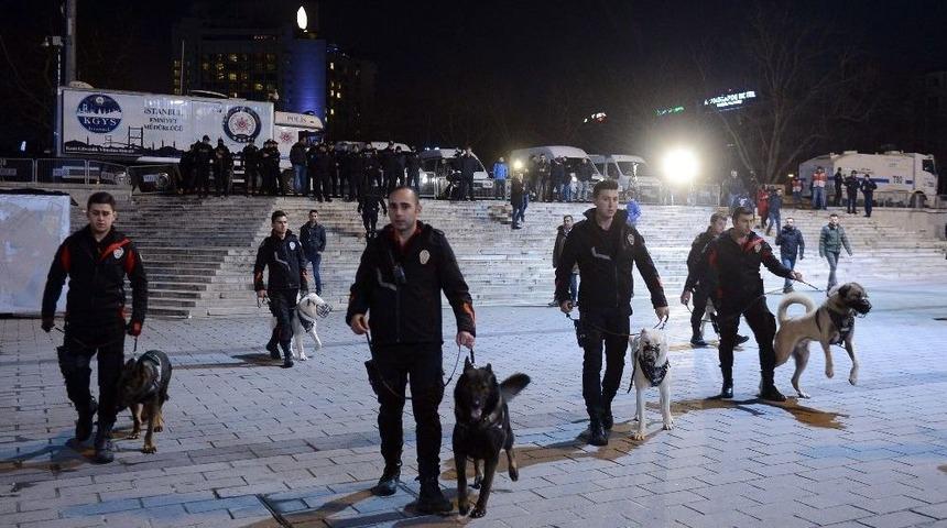 Kangallar İlk Kez Yılbaşı Devriyesinde