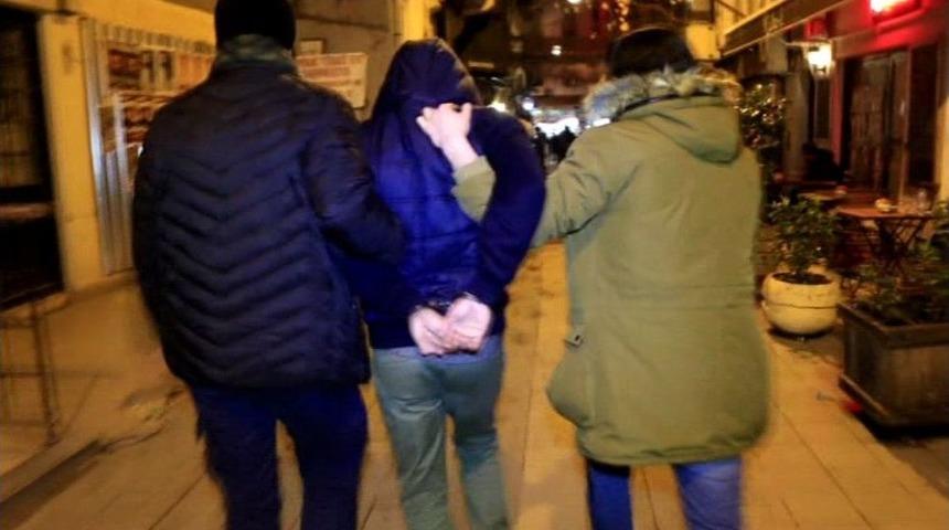 Taksim&rsquo;de İlk Taciz G&ouml;zaltısı