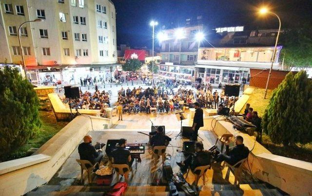 Kitap Fuarında Müzik Dinletisi 1