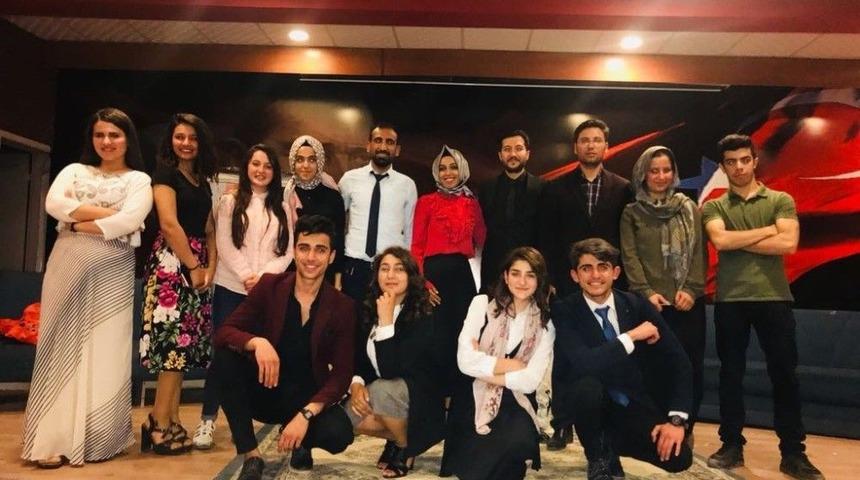 Silopi&rsquo;de &lsquo;mendilimde G&uuml;l Oya&rsquo; Tiyatro Oyunu Sahnelendi