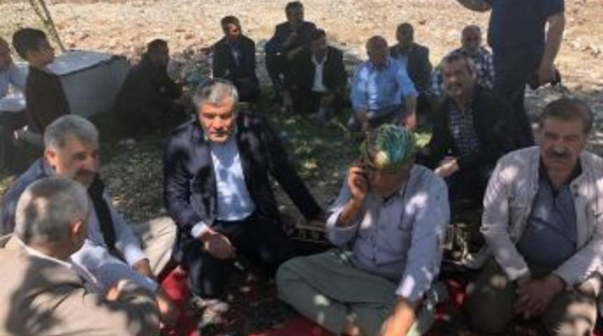 Samsat&rsquo;taki Depremzedeler İ&ccedil;in "bir Koyun Da Sen Ver" Kampanyası