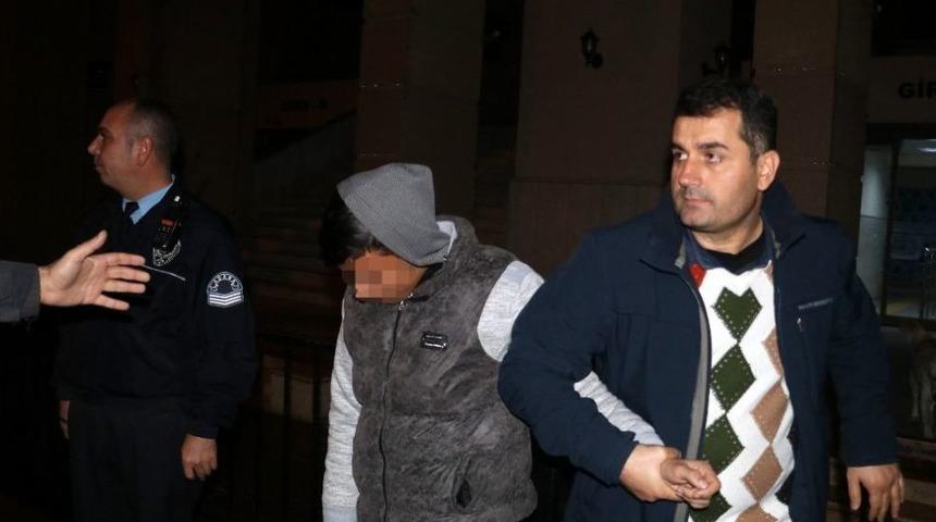 Polis Karakoluna Eyp Atan Bir Kişi Tutuklandı