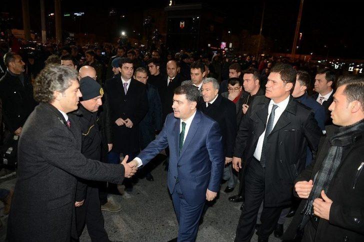 İstanbul Valisi Şahin, Taksim Meydanı’nda İncelemelerde Bulundu