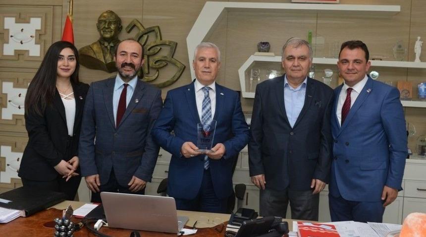 T&uuml;rkiye Spor Yazarları Derneği&rsquo;nden Bozbey&rsquo;e Ziyaret