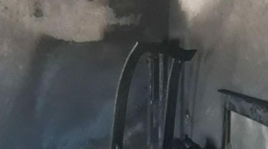 Ev Yangını Paniğe Neden Oldu