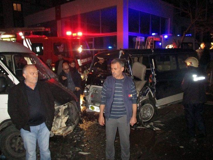 (özel Haber) Alkollü Sürücü Yılın Son Saatlerinde Dehşet Saçtı, 3 Yaralı G4