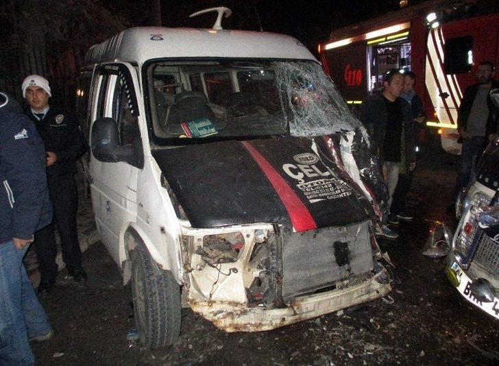 (özel Haber) Alkollü Sürücü Yılın Son Saatlerinde Dehşet Saçtı, 3 Yaralı G5