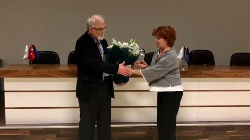 Bursa Unesco Derneği, &Ccedil;ini Tasarımcısı Tuna&rsquo;yı Ağırladı