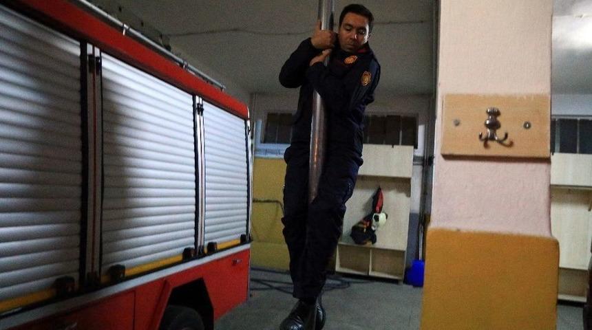 Ankara İtfaiyesi Yeni Yıla G&ouml;rev Başında Girdi