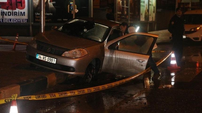 Tekeri Patlayan Ara&ccedil; Bomba Paniğine Neden Oldu