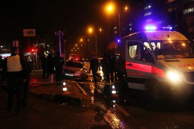 Tekeri Patlayan Araç Bomba Paniğine Neden Oldu