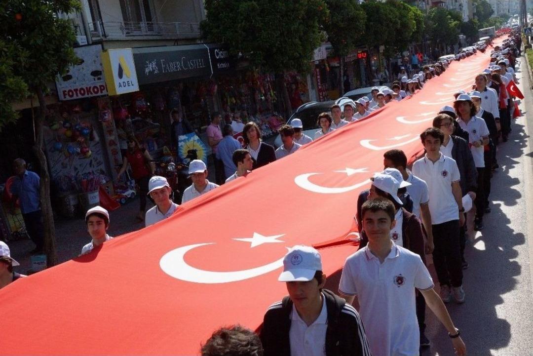 103&rsquo;&uuml;nc&uuml; Yıl Anısına 103 Metrelik Dev T&uuml;rk Bayrağı