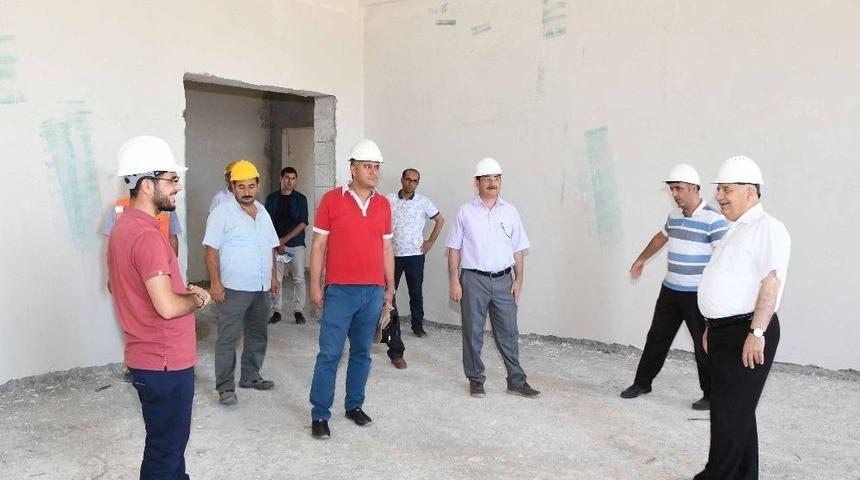 Adıyaman&rsquo;da İslami İlimler Fak&uuml;ltesi Binası Eğitim İ&ccedil;in G&uuml;n Sayıyor