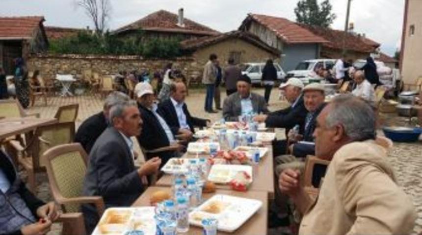 &Ccedil;avdarhisar&rsquo;da Yarım Asırlık &rsquo;hacı Pilavı&rsquo; Geleneği