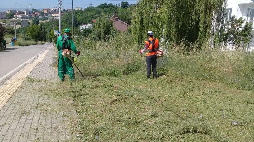 İzmit Belediyesi&rsquo;nden Parklarda Bakım